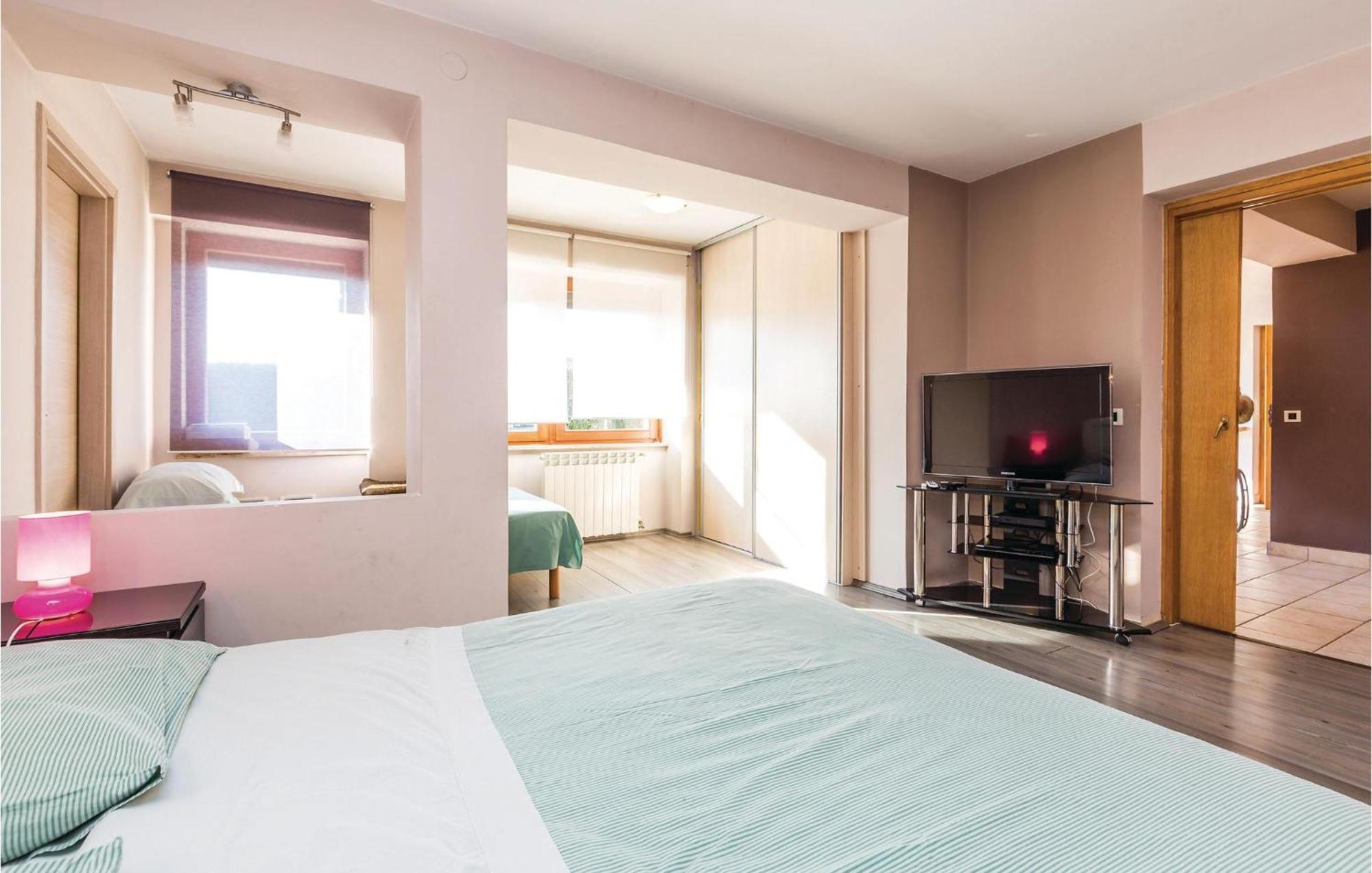 Stunning Apartment In Rijeka With 1 Bedrooms And Wifi מראה חיצוני תמונה